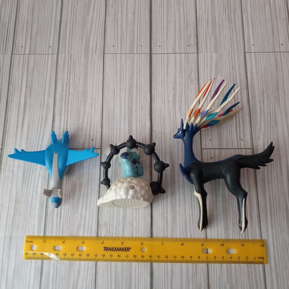 Pokemon Assorted Toy Bundle - Picture 12 of 12